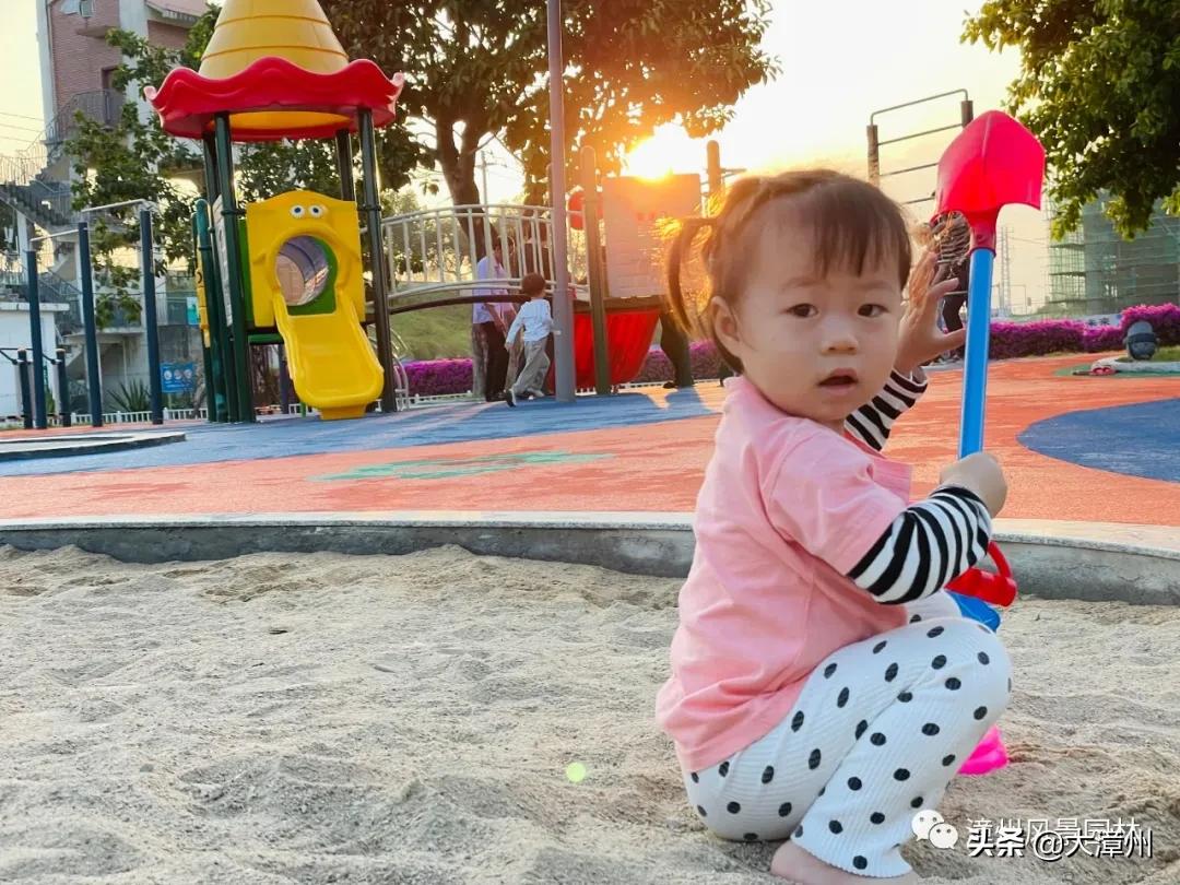 市区这8大公园“魔幻”变身！增添了游乐区、沙坑、足球场、彩绘墙....