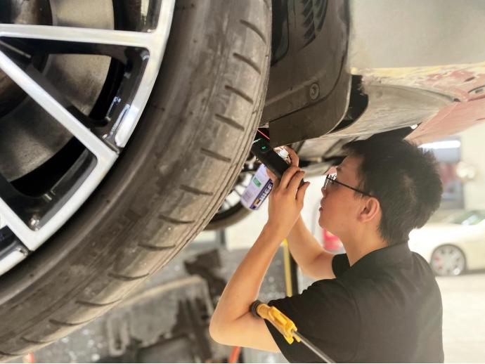 动平衡和四轮定位多久做一次,汽车多久需要做一次四轮定位