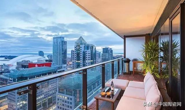 外阳台砖怎么贴最好看,阳台贴白色砖好看还是灰色的好看