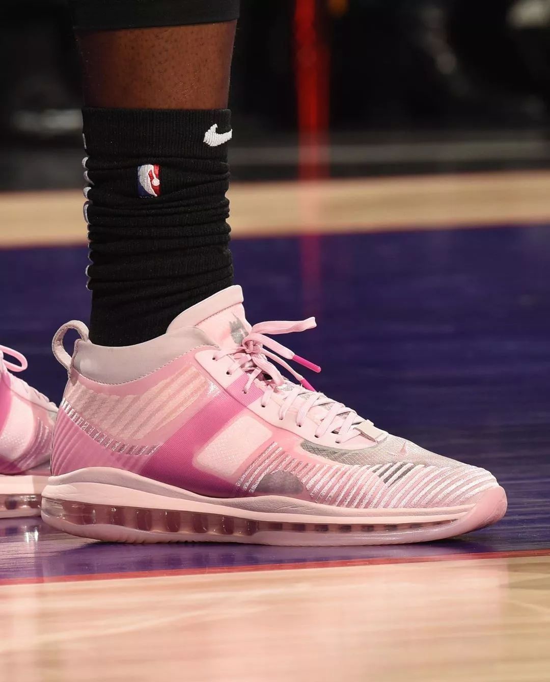 TravisScottxNike大招来袭！“黑*诱色**惑”势必引发不小波动