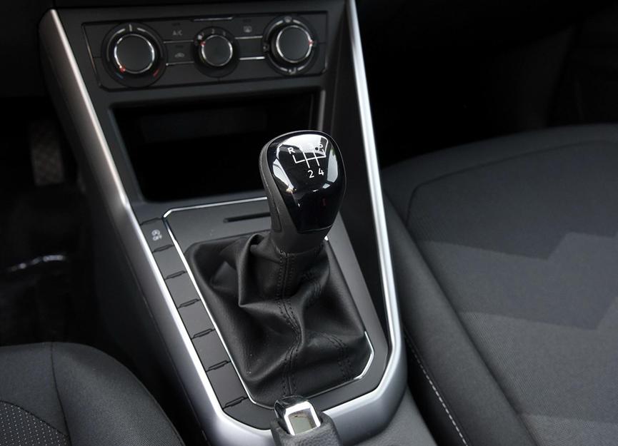 飞度和polo谁更值得买,大众polo2022款和飞度2022谁好