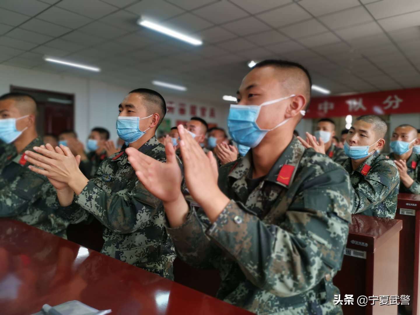 从训练场走向“讲台”由战斗员化身“教员”