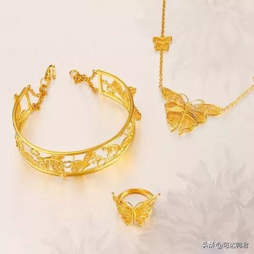 结婚当天什么时间段佩戴三金,三金是结婚之前佩戴还是结婚以后