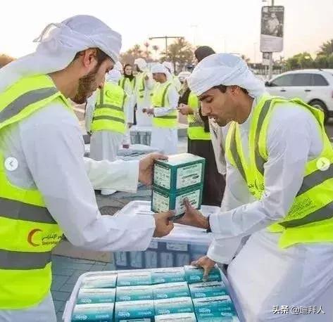 穆斯林斋戒月有什么习俗吗,斋月封斋必须要带纱巾吗