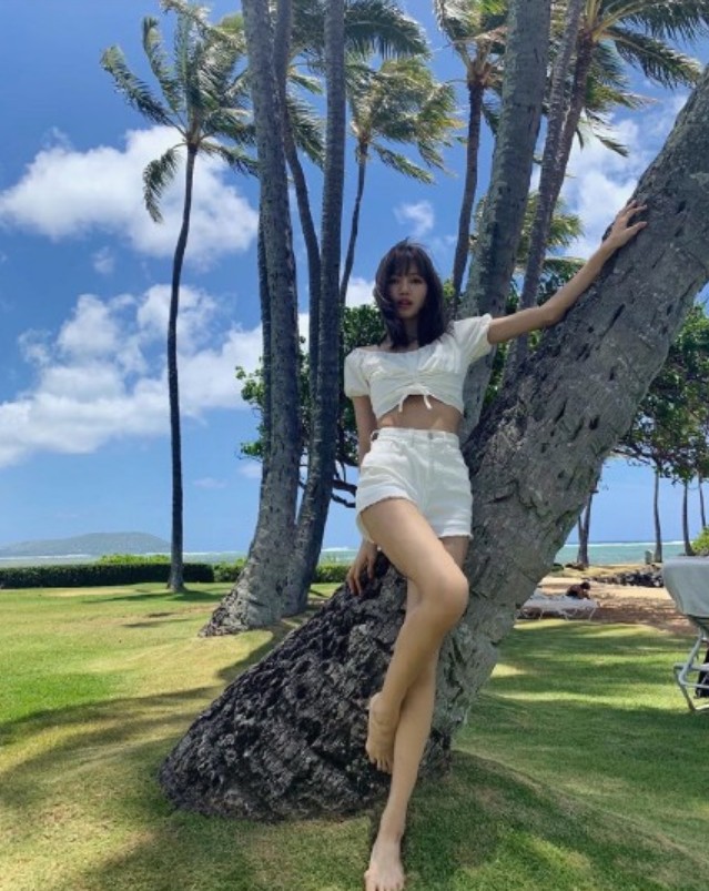 lisa穿牛仔裤泰国,lisa泰国牛仔套装造型图片