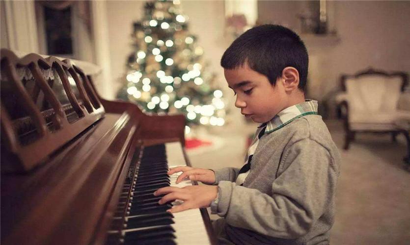 恒大新足球场造型图片,广州恒大足球场最新造型