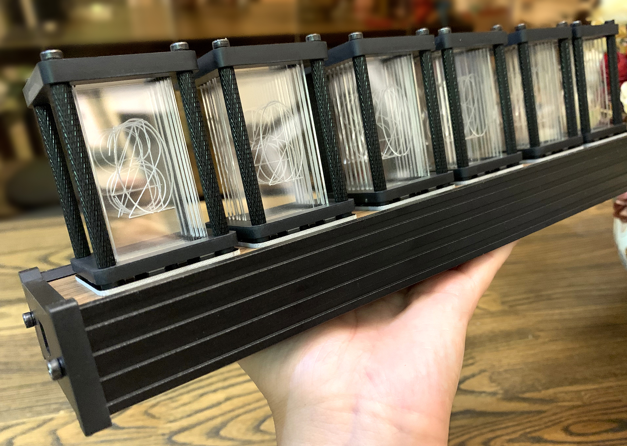 辉光钟！水轴键！轻薄笔电！一波实用又酷炫的七夕数码礼物推荐