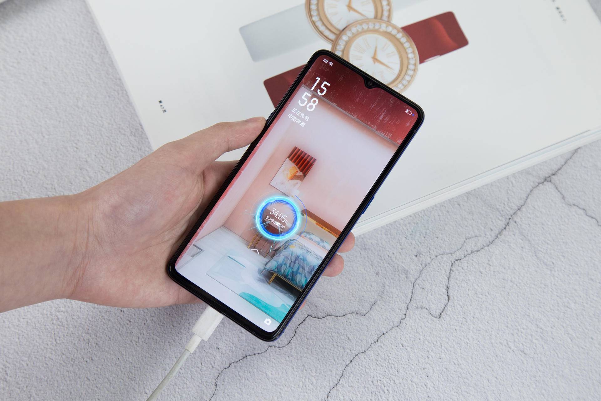 因为90帧吃鸡的顺畅体验，我决定放弃了iPhone选择RenoAce