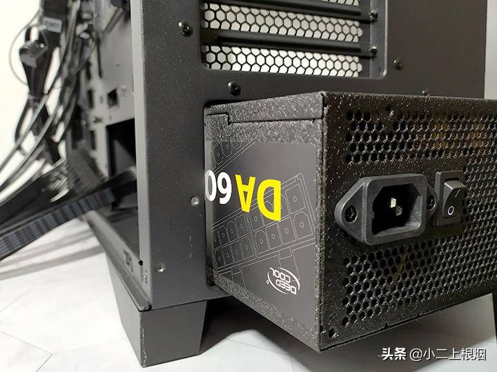 搞机日记：全模组全日系电容，用它作电脑的心脏，妥