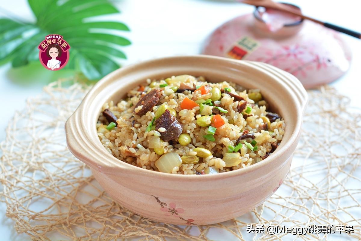 营养焖饭懒人,懒人版腊肠焖饭好吃更有营养