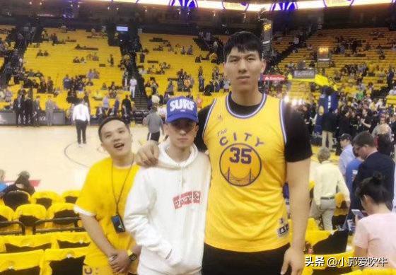 中国野球王者官宣啦！与未婚妻最萌身高差，野球收入远超CBA球员