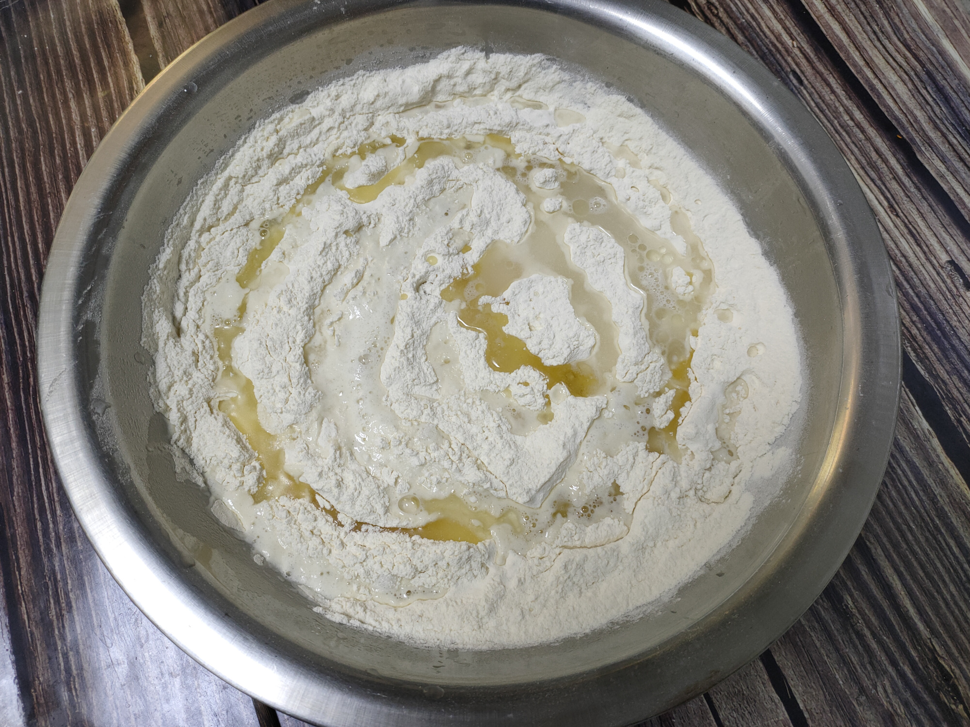 炸油条放酵母粉和脆皮油条粉行吗,炸油条需要放酵母粉吗