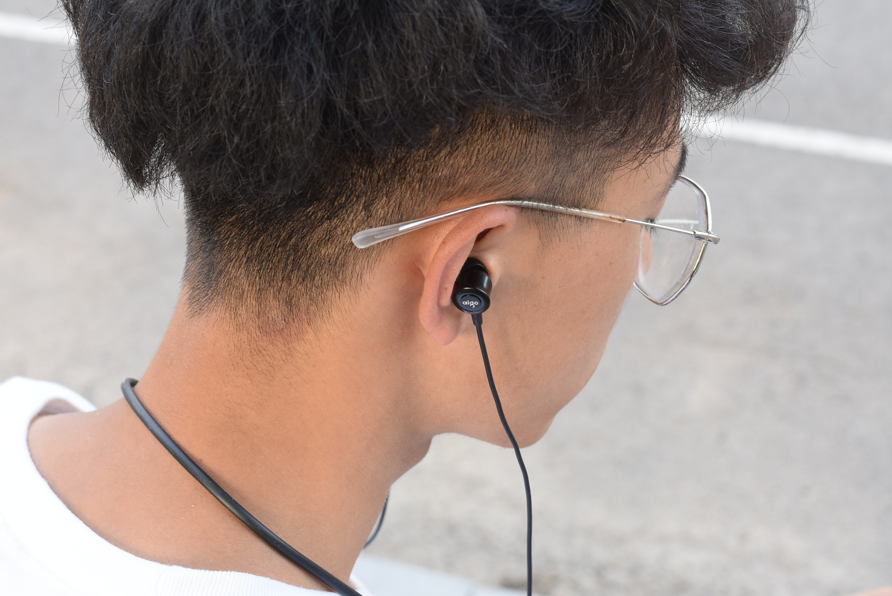 爱国者s55和爱国者w03哪个好,爱国者蓝牙耳机sa03