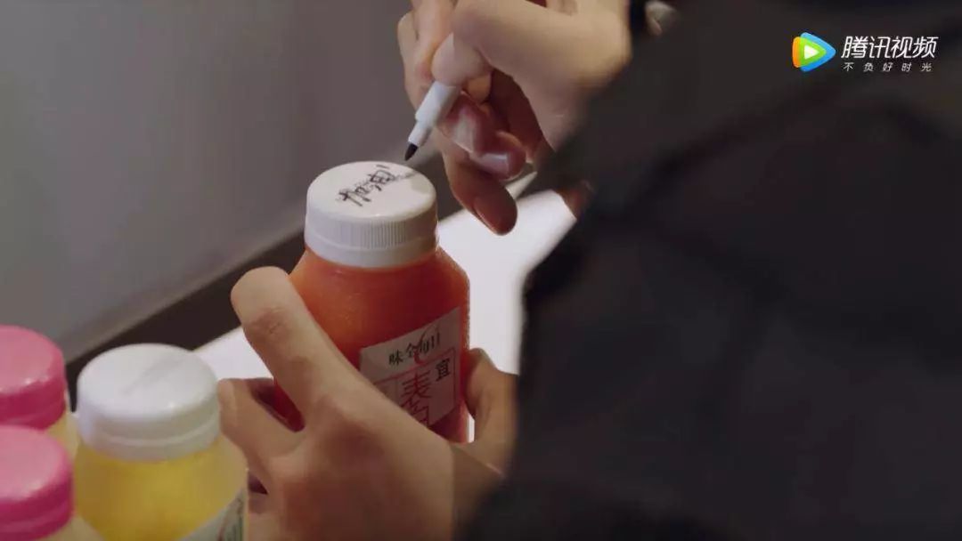 李现勾勾手完整版,李现采访暗示有女友了吗