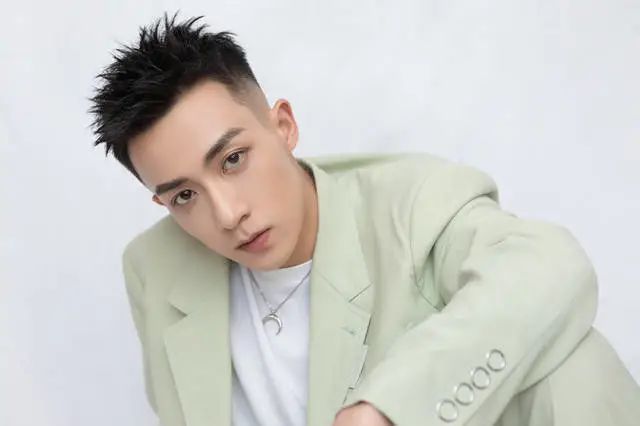 吴亦凡利用张艺兴洗白？