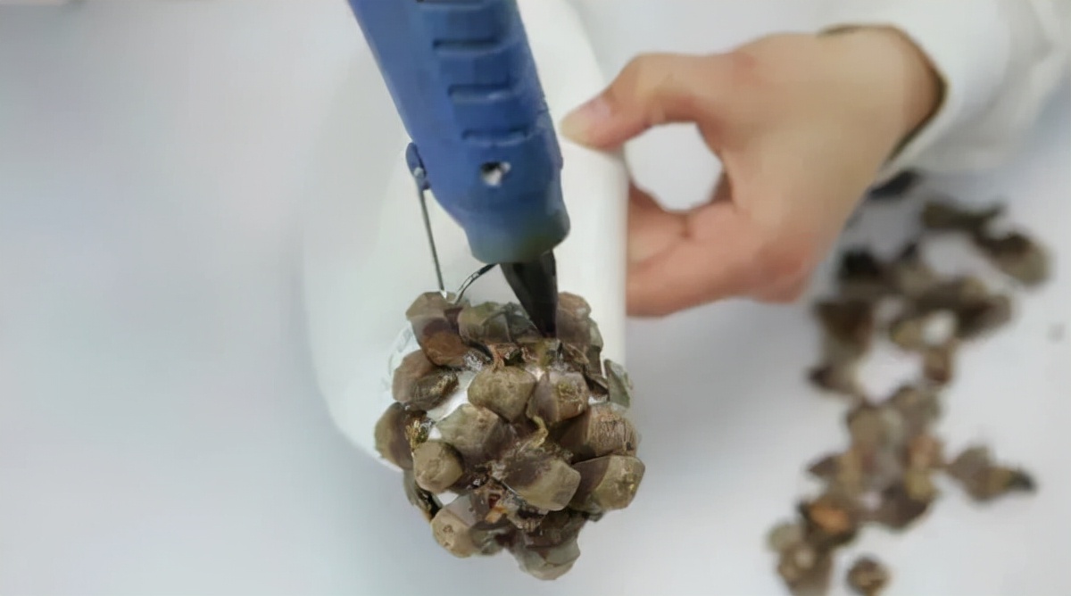 变废为宝简单又漂亮塑料瓶图文,100个废弃塑料瓶变废为宝的方法