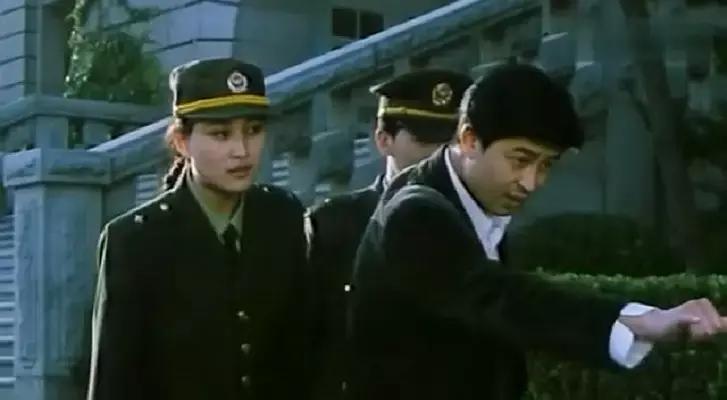 导演界有比张艺谋地位还高的吗,比张艺谋更老牌的导演有谁