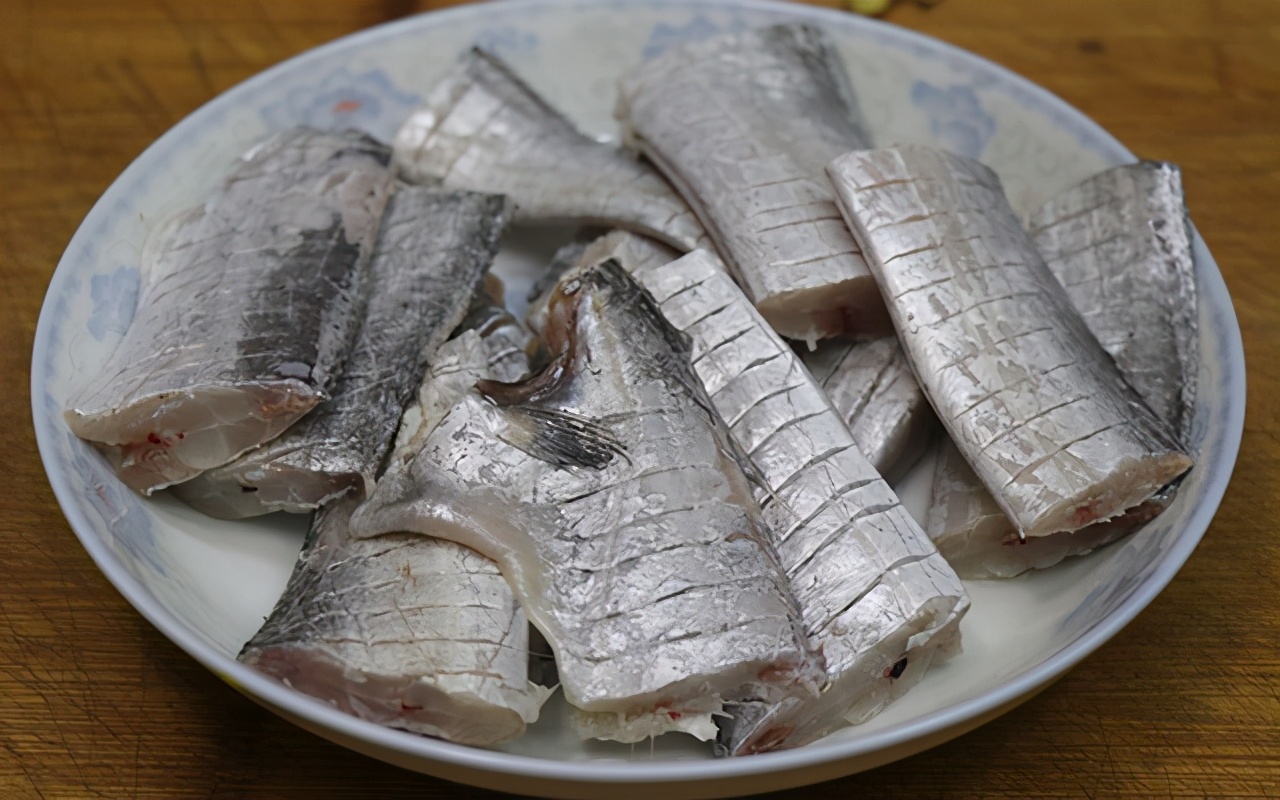 告诉你简单又好吃的带鱼,三分钟让你学会如何吃带鱼