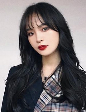 适合圆脸八字刘海扎的甜美发型,大圆脸女生在家修八字刘海