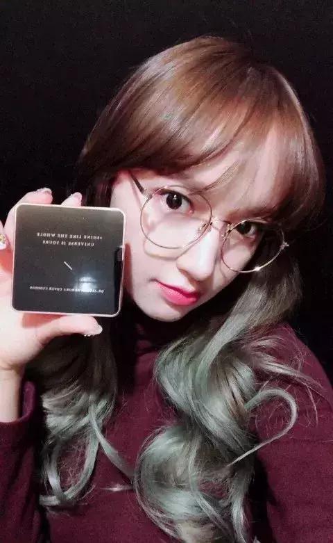 欧阳娜娜擦的药膏,欧阳娜娜擦什么药膏