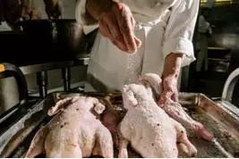 天津盐水鸭的制作全过程,正宗南京盐水鸭制作过程视频