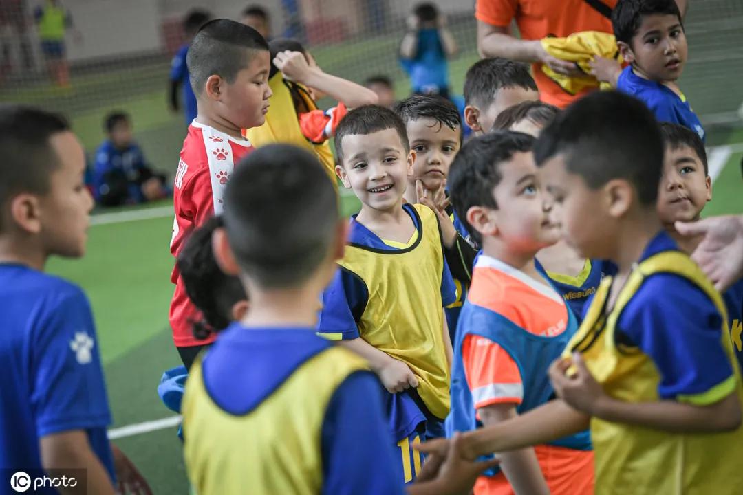 他不是神童纪录片,他不是神童