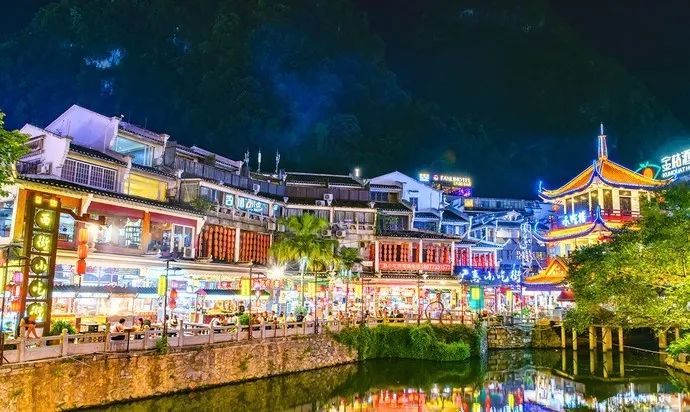 这几条美食街才是人气最旺的地方,最值得去的10条美食街