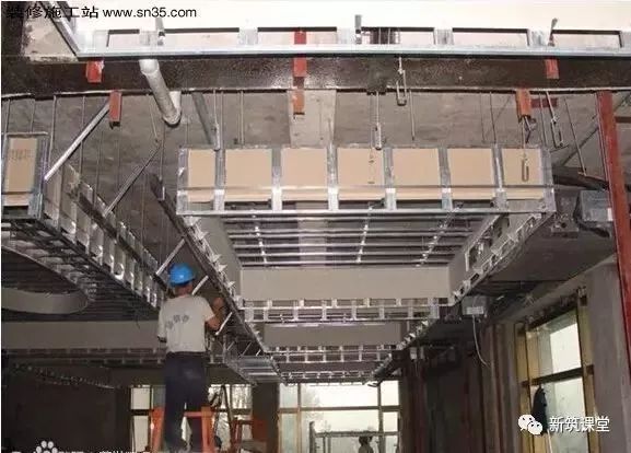 轻钢龙骨石膏板造型吊顶施工视频,石膏板天花吊顶施工全过程