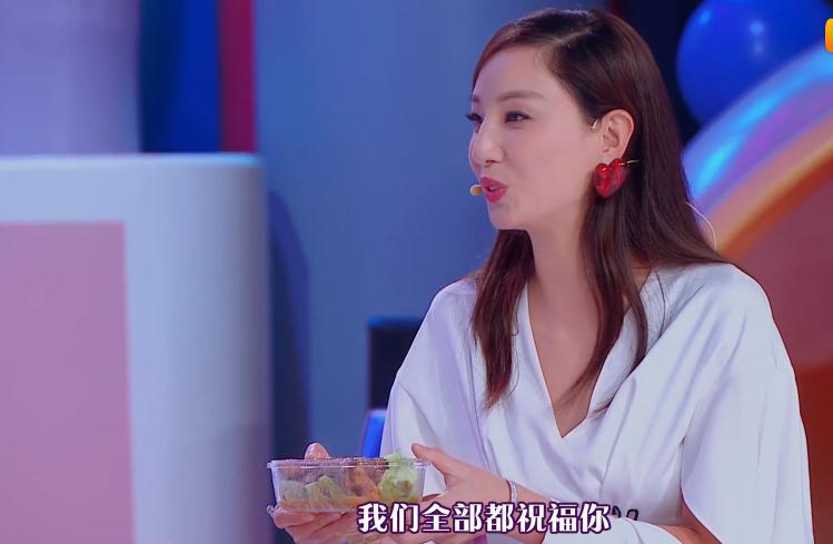 大s阿娇郑希怡,郑希怡送阿娇礼物完整版