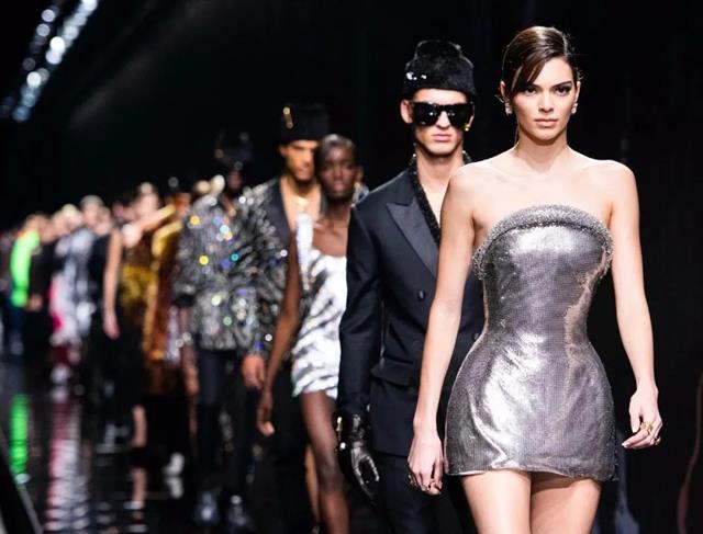 gigibellakendall走秀,gigibellakendall同框