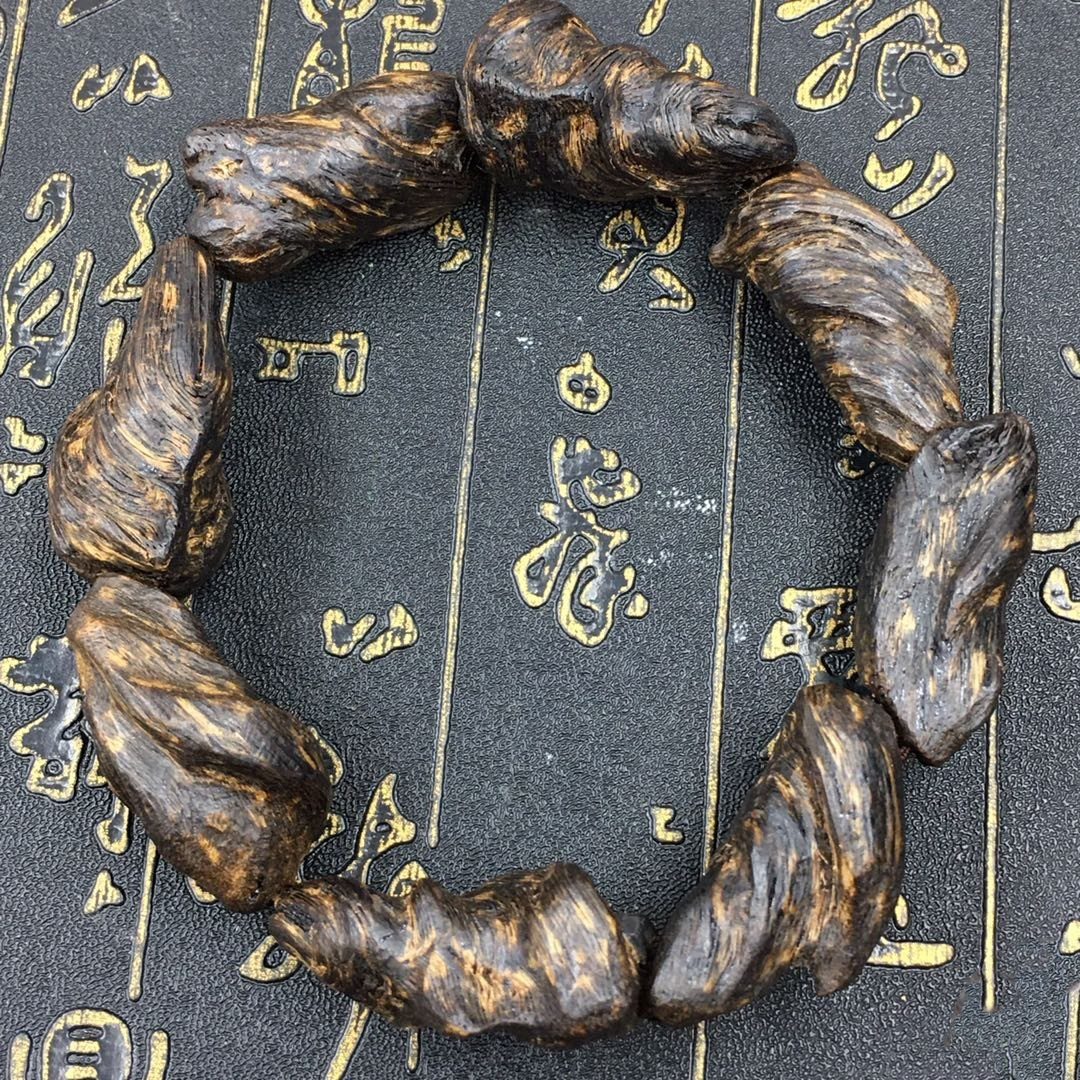 沉香中的极品奇楠图片,今日极品奇楠沉香价格