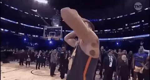 戈登扣篮大赛韦德全场嘘声,韦德给戈登打9分的扣篮视频