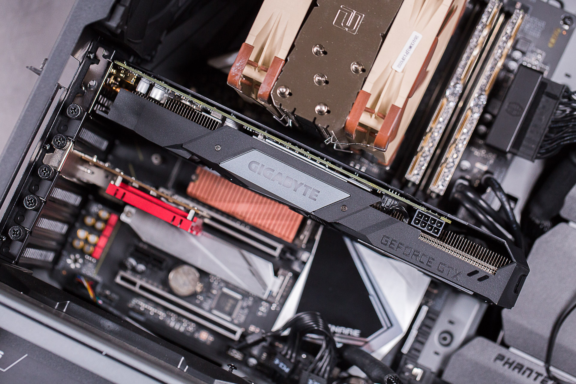 三风扇设计多输出接口的技嘉GTX1660SUPERGAMINGOC显卡实测