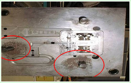 模具表面附着白色粉末怎么清理,模具粘模怎么快速清理