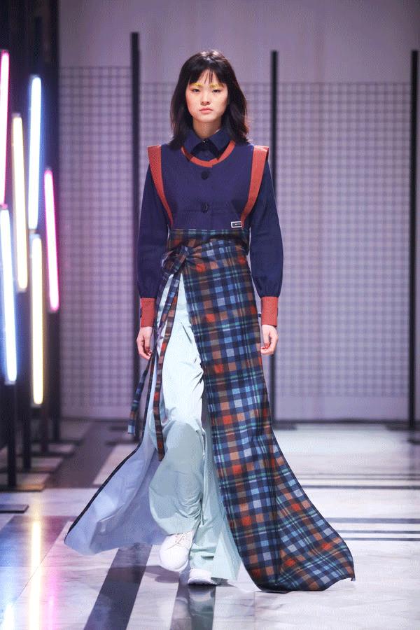 中国人只会跟风买名牌？80后女孩用旧衣改导致潮牌，燃炸上海滩