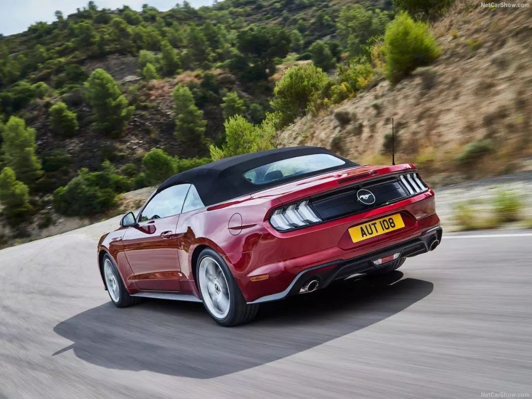 阿斯顿马丁硬顶敞篷跑车,阿斯顿马丁敞篷速度最快