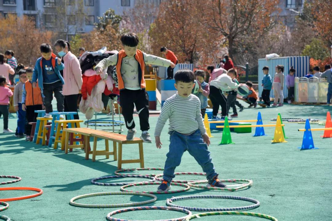 课题研究幼儿园讲座,幼儿园课题组会议报道