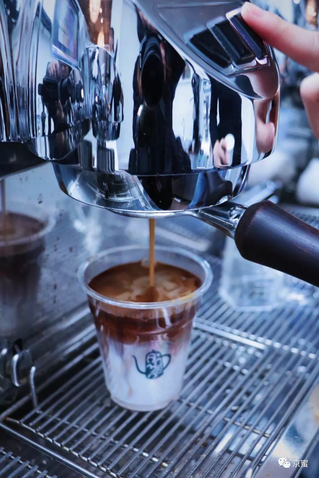 红楼藏书楼飘来咖啡香，是久违的A.omen奶·粉｜福利