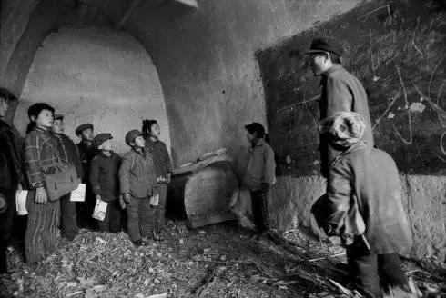 还记得那个让你刻骨铭心的女孩吗,还记得曾经让你泪流满面的照片吗