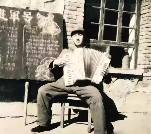 [真男人]嫌工资低辞职的四川副市长