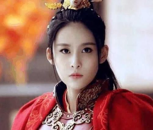 中国首位太后，史书着墨不多，被当成主角拍出大型宫斗剧，忒精彩