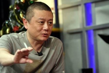 王朔是怎么评价白岩松的 (王朔聊白岩松骨子里的做作)