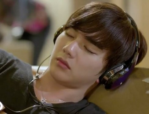 听韩语歌对学韩语有帮助吗,想学韩语歌曲要先学韩语吗