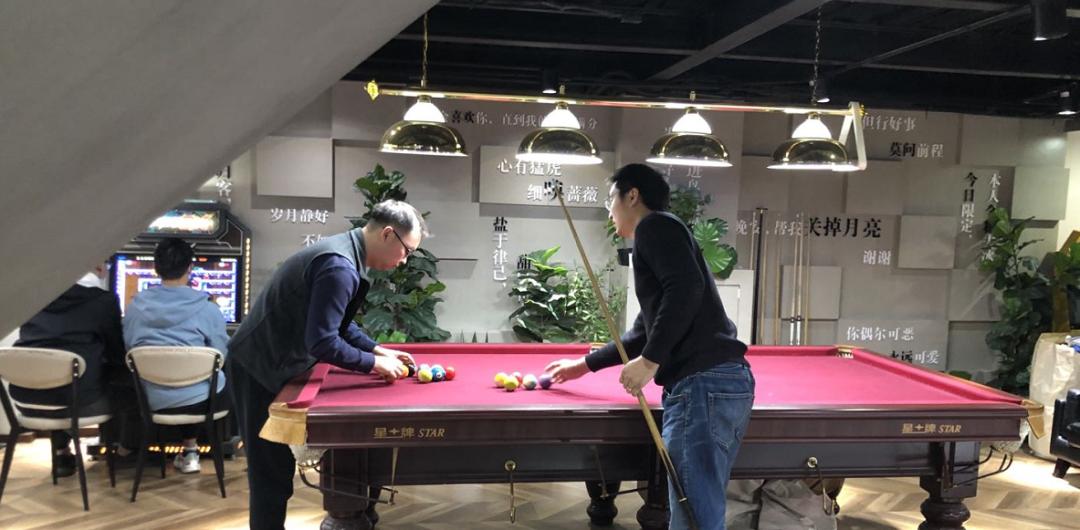 vrchat虚拟现实里体验赛博朋克,vr全球虚拟大会