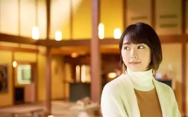 新垣结衣衣服搭配,新垣结衣穿搭超显气质