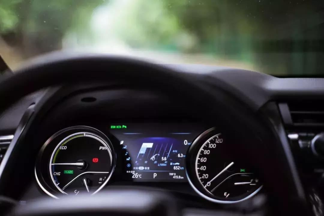 双擎最省油的是哪款,凯美瑞双擎混动省油省心