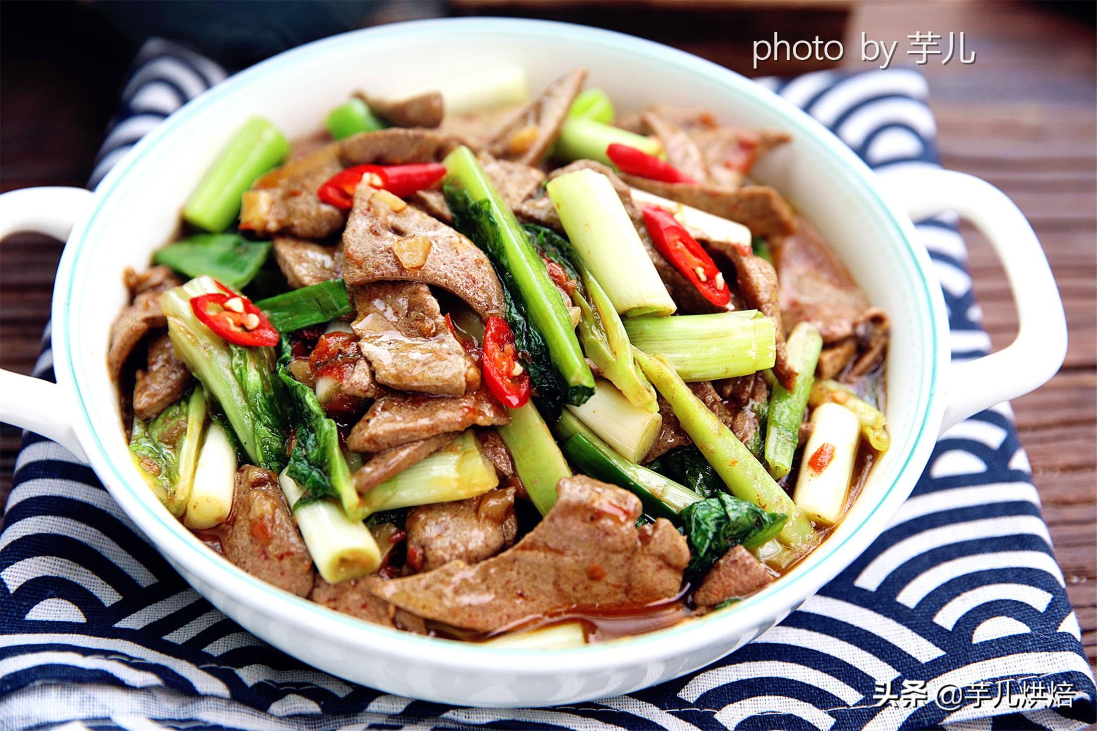 猪肝怎样炒才不腥又嫩,怎样炒猪肝才能炒得鲜嫩可口