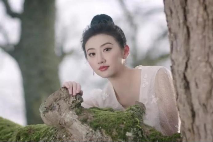 水中贵族百岁山广告背后的故事,百岁山为啥可以成为水中贵族