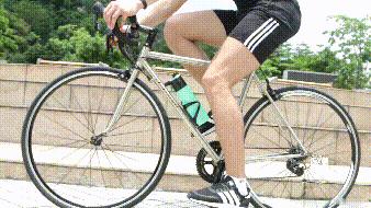 据说这个德国运动水瓶能当移动空调用？！亲测轻轻一喷清凉降温