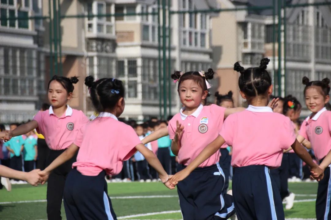 建*党**百年喜迎国庆节——西安经开第二小学队列队形广播*比操**赛